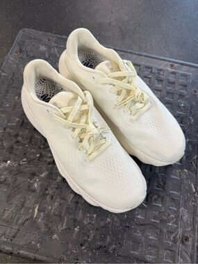 R.A.D. Mallow - Triple White - M10/W11.5